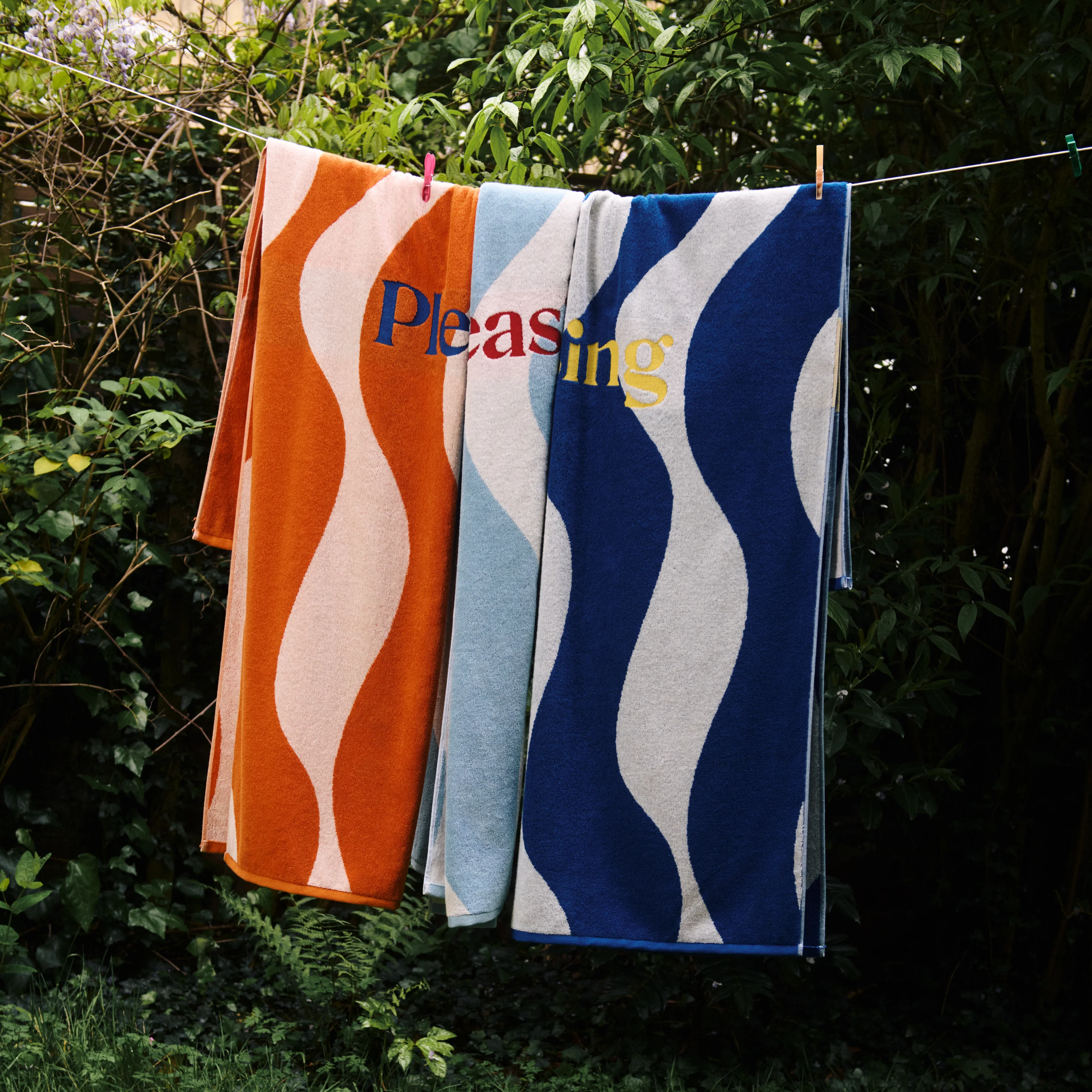 The Extra Huge Pleasing Towel in Deep Blue Sea - Image 3
